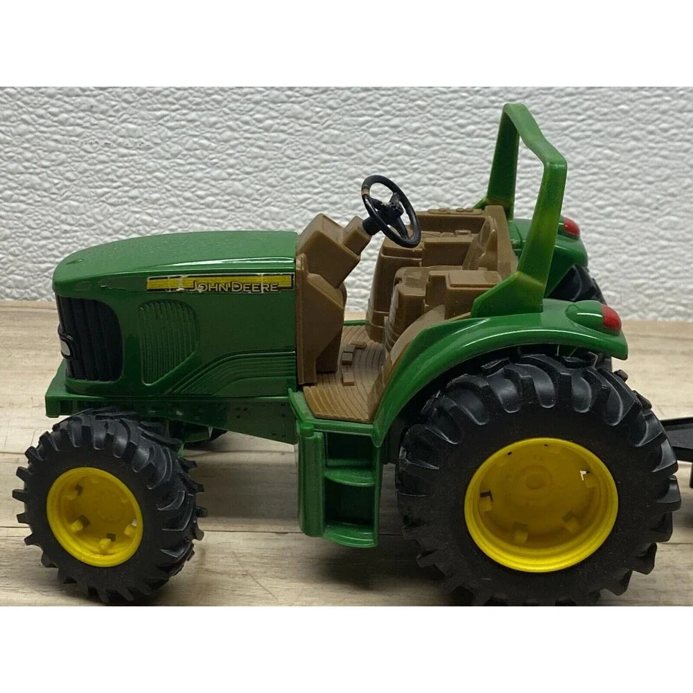ERTL John Deere H0315WY00 Tractor And Vagon 1/16 Scale Metal & Plastic Toy
